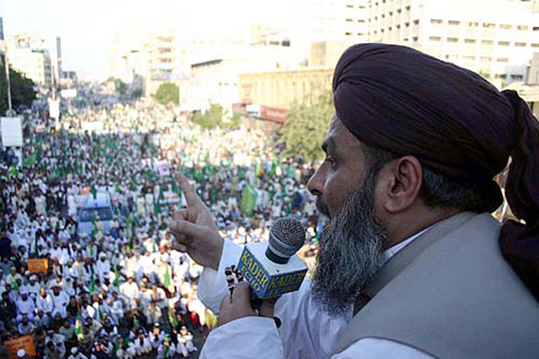 سنی تحریک کے سربراہ ثروت اعجاز قادری پرمقدمہ درج