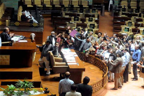 سندھ اسمبلی میں ایم کیوایم کا شدید احتجاج