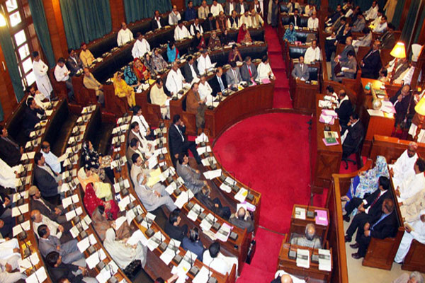 سندھ اسمبلی میں گٹر سیاست عروج پر