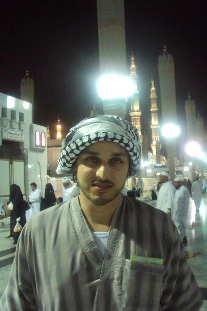 پاکستانی فنکار۔۔ مذہبی اندازمیں