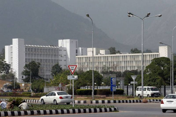 بیوروکریسی میں بڑے پیمانے پرتقرریاں اورتبادلے