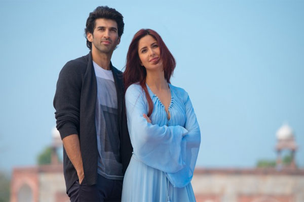 بالی وڈ فلم فتور کی نمائش آج ہوگی