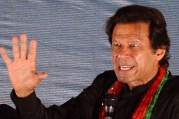پر امن احتجاج پر تشدد قابل افسوس ہے،عمران خان