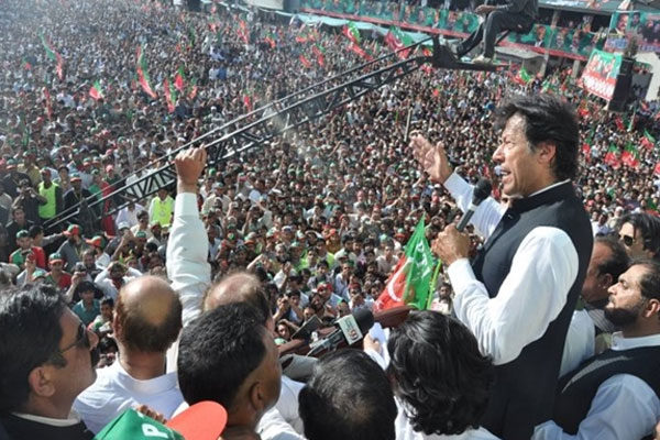 عمران خان کے حکومت سے پانچ مطالبات