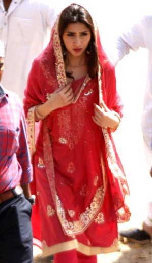 ماہرہ کی پہلی جھلک نے بھارتیوں کے ہوش اڑادیے۔۔