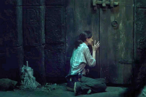 نیویارک :ہالی وڈ مووی دی ادر سائیڈ آف دی ڈور کا نیا ٹریلر جاری