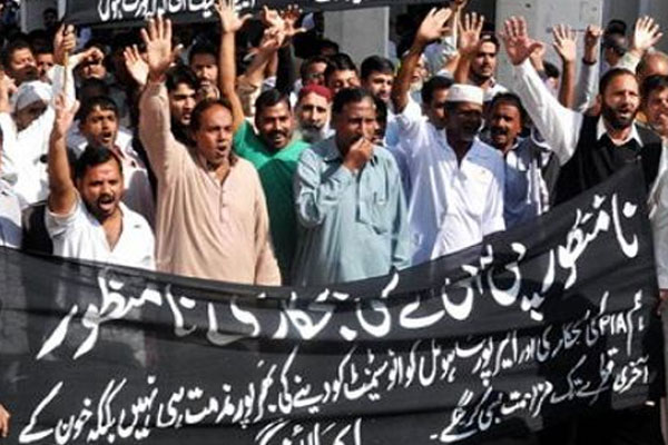 پی آئی اے ملازمین کے احتجاج کے باعث مسافر خوار