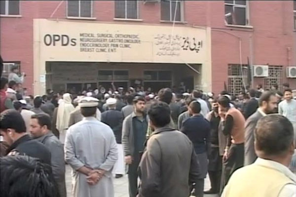 خیبرپختونخوا:لازمی سروس ایکٹ،ڈاکٹروں کی ہڑتال