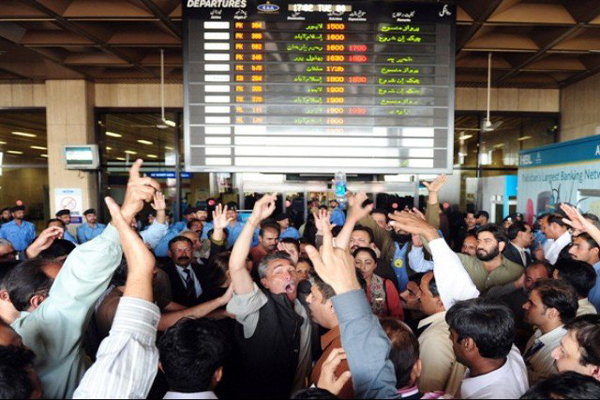 حکومت کا پی آئی اے ملازمین سے مذاکرات نہ کرنے کا فیصلہ