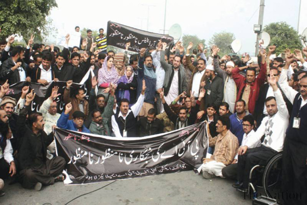 پی آئی اے ملازمین کا احتجاج پندرہویں روزبھی جاری