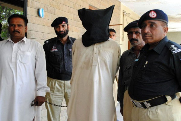 کراچی میں پولیس کا چھاپہ، ایک منشیات فروش گرفتار