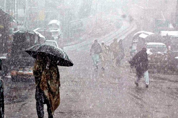 ملک کےبالائی علاقوں میں بارش اوربرفباری جاری