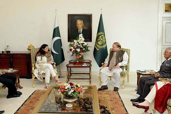 وزیراعظم نواز شریف سے معروف فلمساز شرمین عبید کی ملاقات