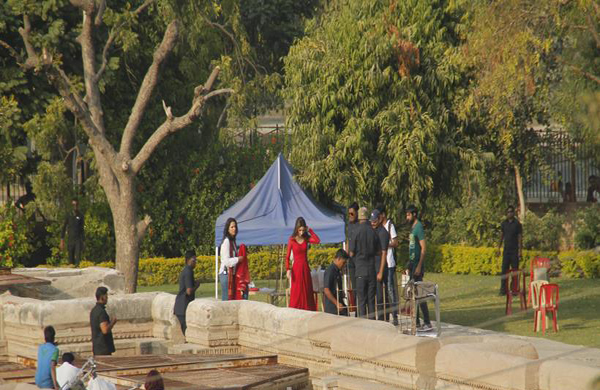 فلم رئیس نے ریلیز سے قبل ہی دھوم مچادی۔۔