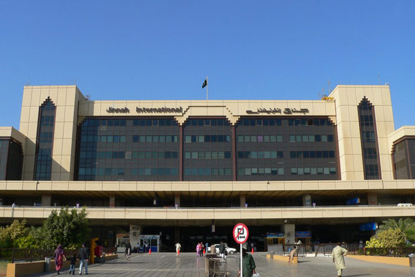 برطانیہ سے ڈی پورٹ بیالیس پاکستانی وطن واپس پہنچ گئے
