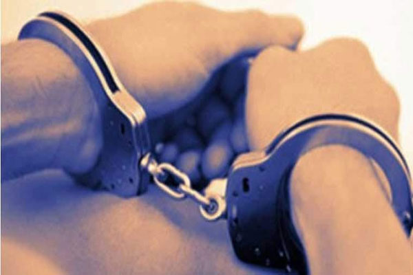 کراچی:باپ کو قتل کرنے والی بیٹی گرفتار