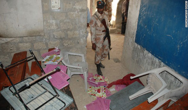 کراچی:ایک گھنٹے کے دوران دو کریکر حملے