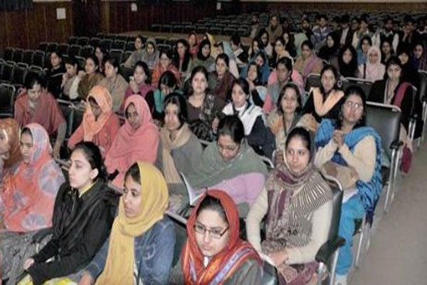 لاہور:بااختیار خواتین کے عنوان سے سیمینار منعقد کیا گیا