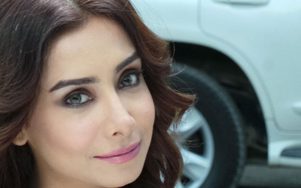 پاکستانی اداکارہ مائرہ خان خطرناک ٹریفک حادثے کا شکار