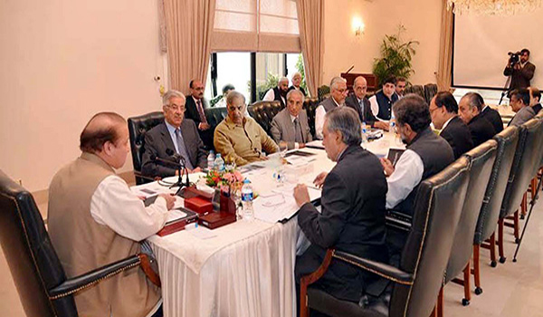 وزیراعظم کی وفاقی وزرا کے ساتھ دھرنے پرمشاورت