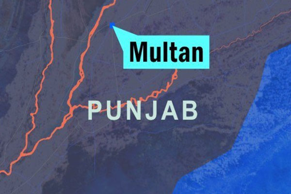 ملتان:نامعلوم افراد پرنسپل کی گاڑی پر فائرنگ کر کہ فرار
