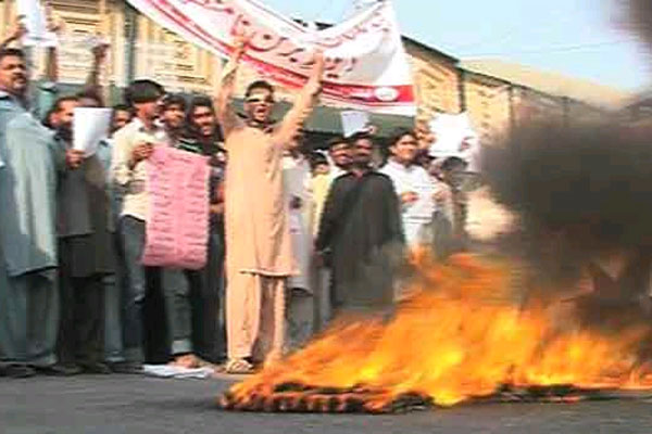 ملتان :میٹروبس کیخلاف تاجروں کا احتجاجی مظاہرہ
