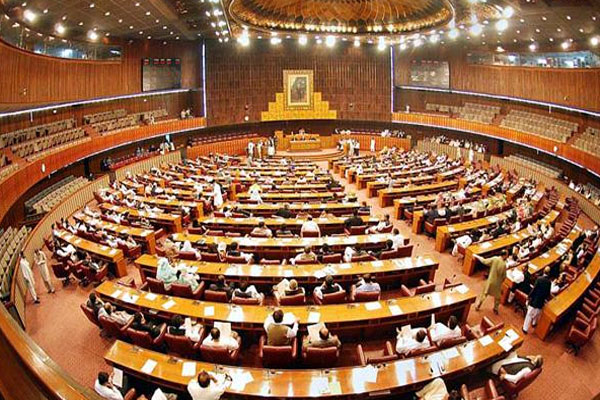 حکومت اور اپوزیشن میں پی آئی اے نجکاری پر عدم اتفاق