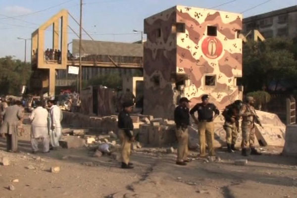 کراچی:صبح سویرے رینجرز کی چوکیوں پر دستی بم حملے