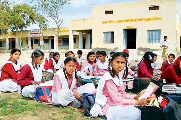 پنجاب :اسکول خستہ حالی کا شکار ،طالبعلموں کیلئے مشکلات
