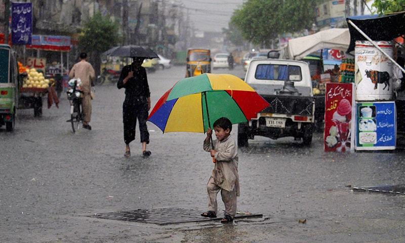 ملک کے بیشتر علاقوں میں بارش کا سلسلہ جاری