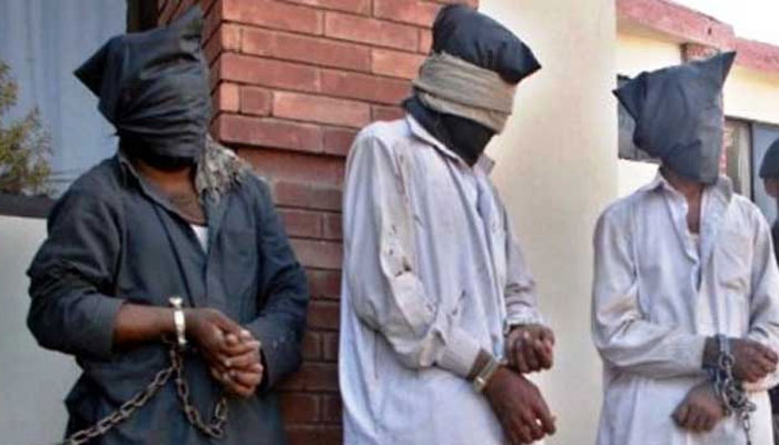حب میں بین الصوبائی کارلفٹر گروہ کے 4 کارندے گرفتار