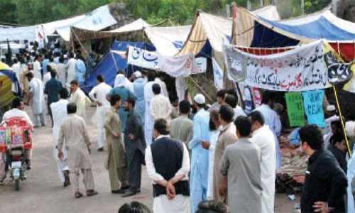 اسلام آباد:بنی گالا میں ٹینٹ مالکان کا عدم ادائیگی پر احتجاج
