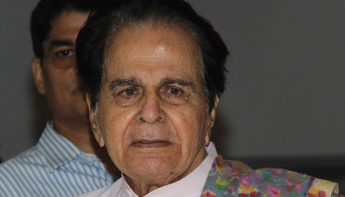 لیجنڈ اداکار دلپ کمار کی طبیعت میں بہتری