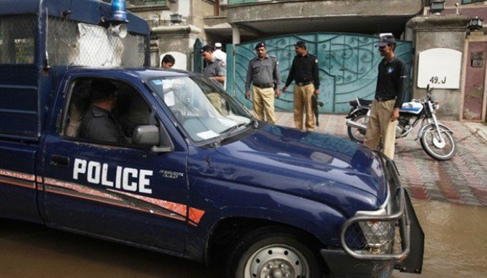 کراچی میں دن دہاڑے2 دہشتگردحملے، 7 پولیس اہلکار شہید