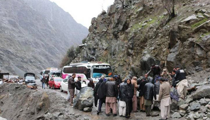 گلگت بلتستان، لینڈ سلائیڈنگ ،شاہرہ قراقرم بند ،قحط کی صورتحال درپیش