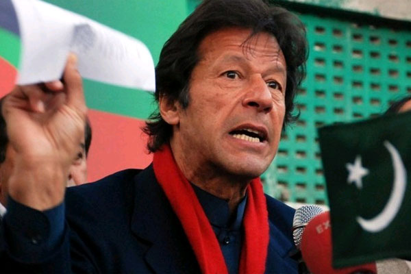 عمران خان کی ٹیم منیجر انتخاب عالم پر تنقید
