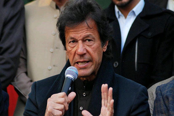 عمران خان کا نواز شریف سے استعفے کا مطالبہ