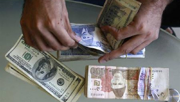 پاکستان پر قرضوں کے بوجھ میں روز بروز اضافہ