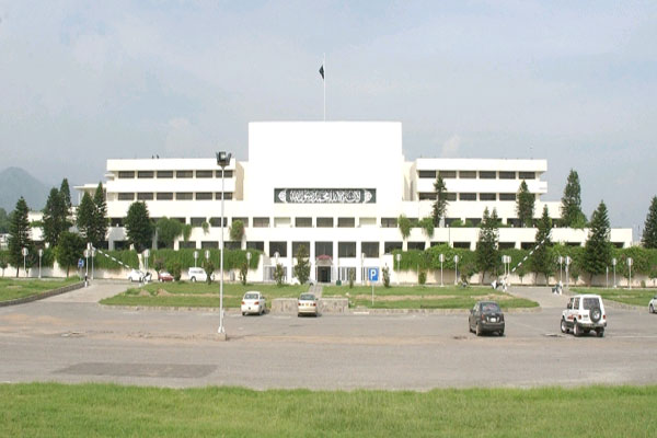 پانامہ لیکس کے انکشافات،اپوزیشن کی حکومت پر کڑی تنقید