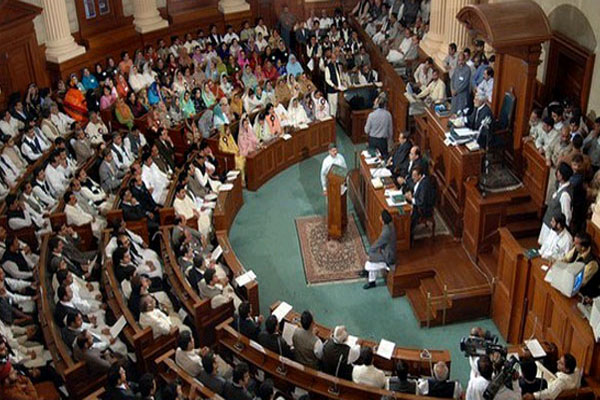 عمران خان کی مارچ کی دھمکی پنجاب اسمبلی میں زیر بحث