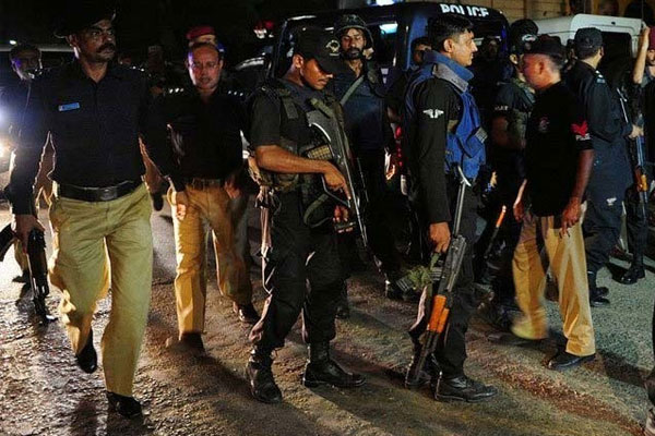 قصور میں مبینہ پولیس مقابلہ،2 ڈاکو ہلاک