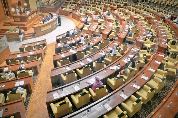 سندھ اسمبلی :پانی کی قلت کیخلاف متحدہ کا احتجاج