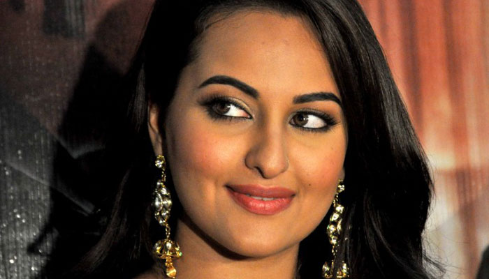 سوناکشی سنہا&nbsp; بنیں گی پاکستانی صحافی