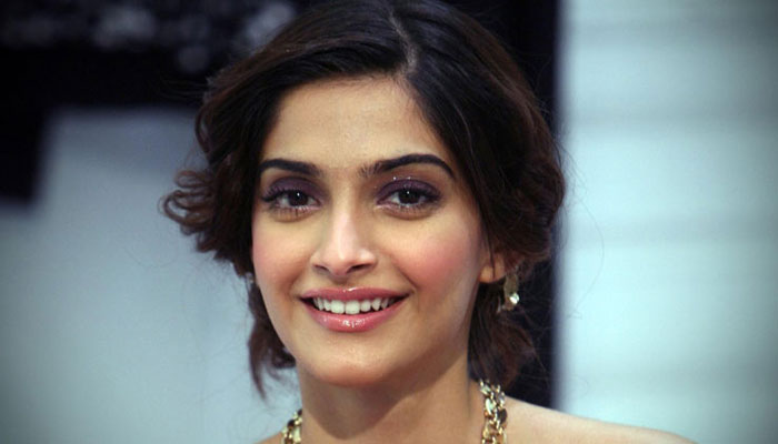 سونم کا مداحوں کیلئے اہم پیغام کا اعلان