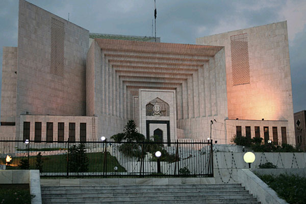 سپریم کورٹ :نیب کی تحقیقات میں تاخیر پر رپورٹ طلب