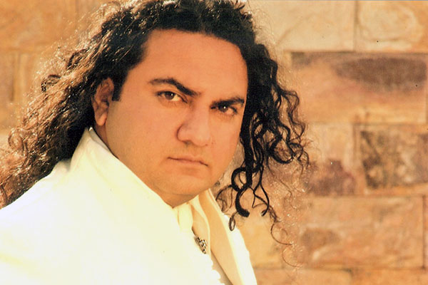 طاہرشاہ بے جا تنقید پرخاموش نہ رہ سکے