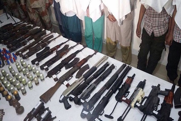 کراچی:رینجرزکی کارروائی،بھاری تعداد میں اسلحہ برآمد