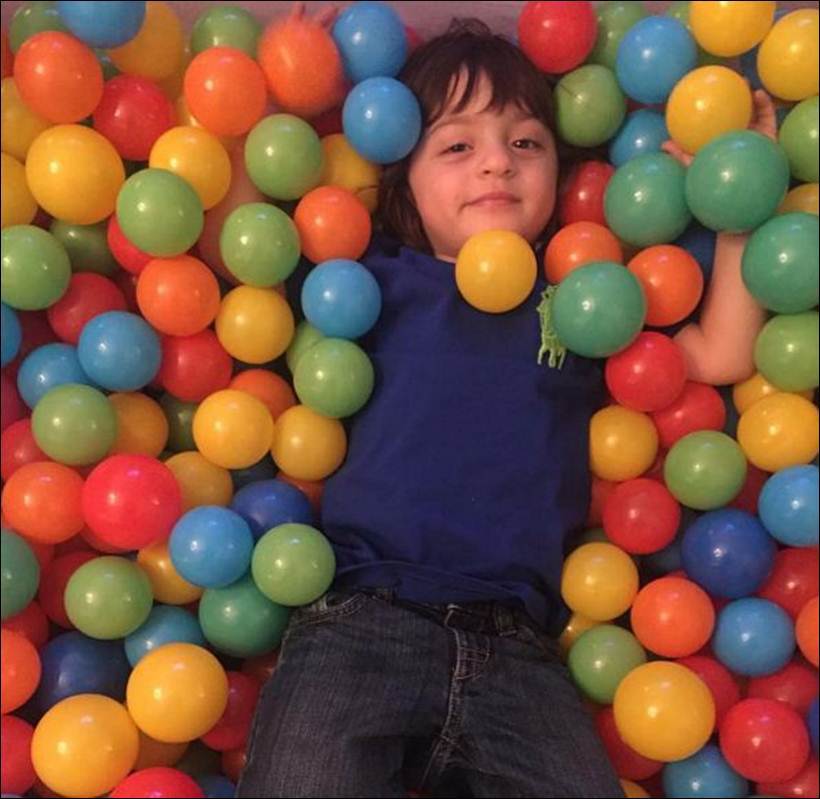 شاہ رخ اپنے بیٹے کے کارناموں سے پریشان