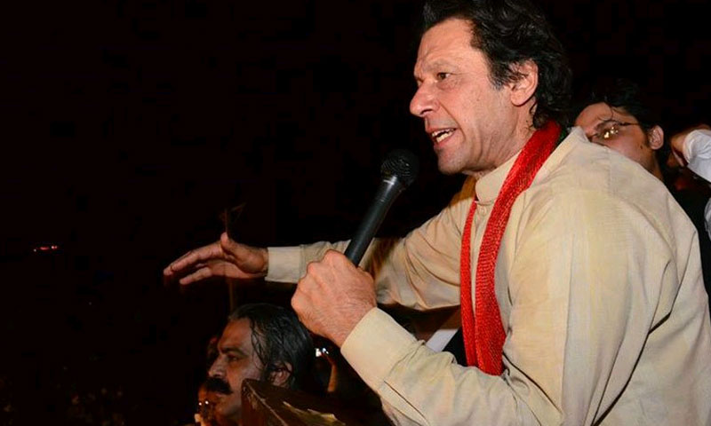 عمران خان کا نواز شریف سے استعفے کا مطالبہ