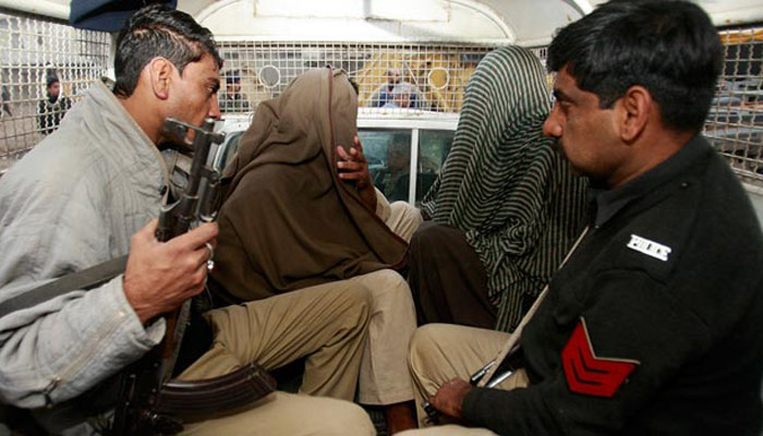 گوجرانوالہ:آتش بازی کا سامان&nbsp; بنانے والوں کیخلاف کارروائی